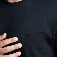 Camiseta masculina preta comfort balones